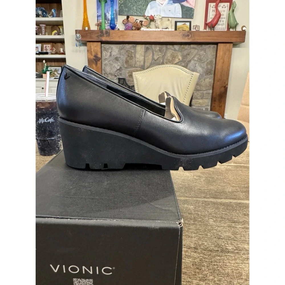 Vionic Willa Wedge Black Leather Size 9.5 Women's‎ Slip-on Loafer